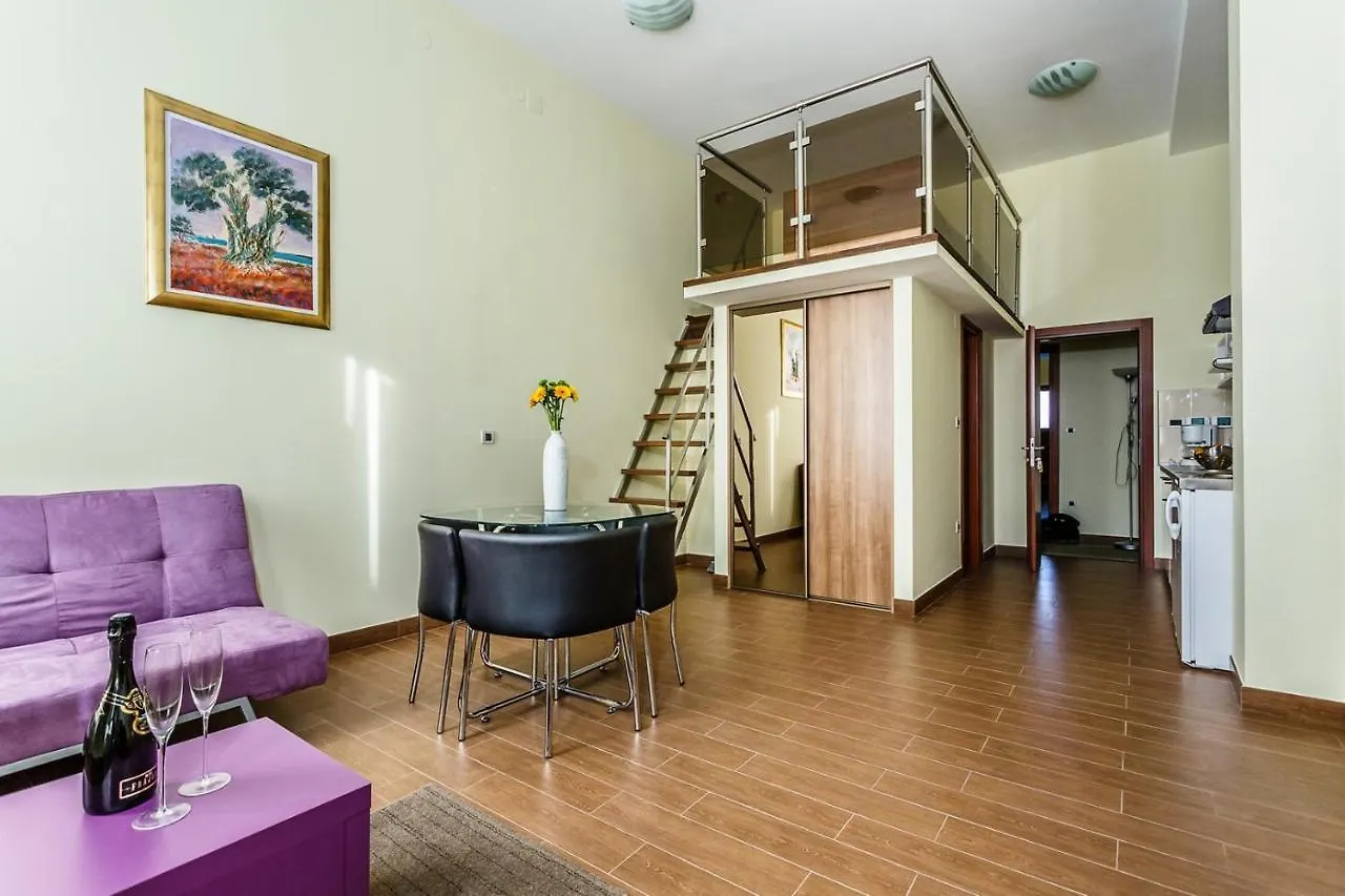 Central Apartments Near The Beach Malinska Guest house