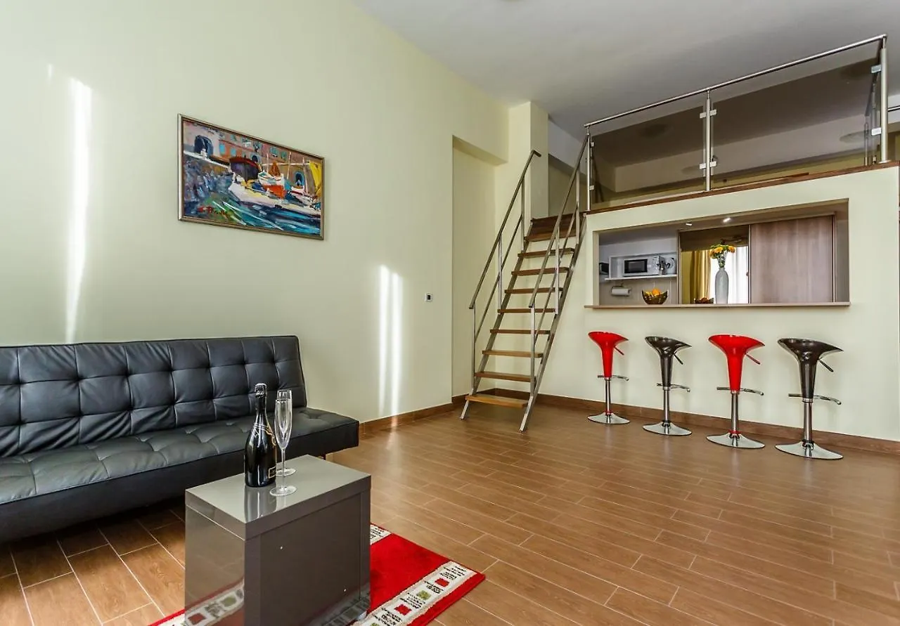 Central Apartments Near The Beach Malinska Croatia