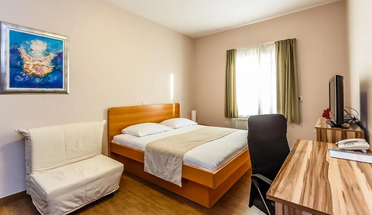 Guest house Central Apartments Near The Beach Malinska