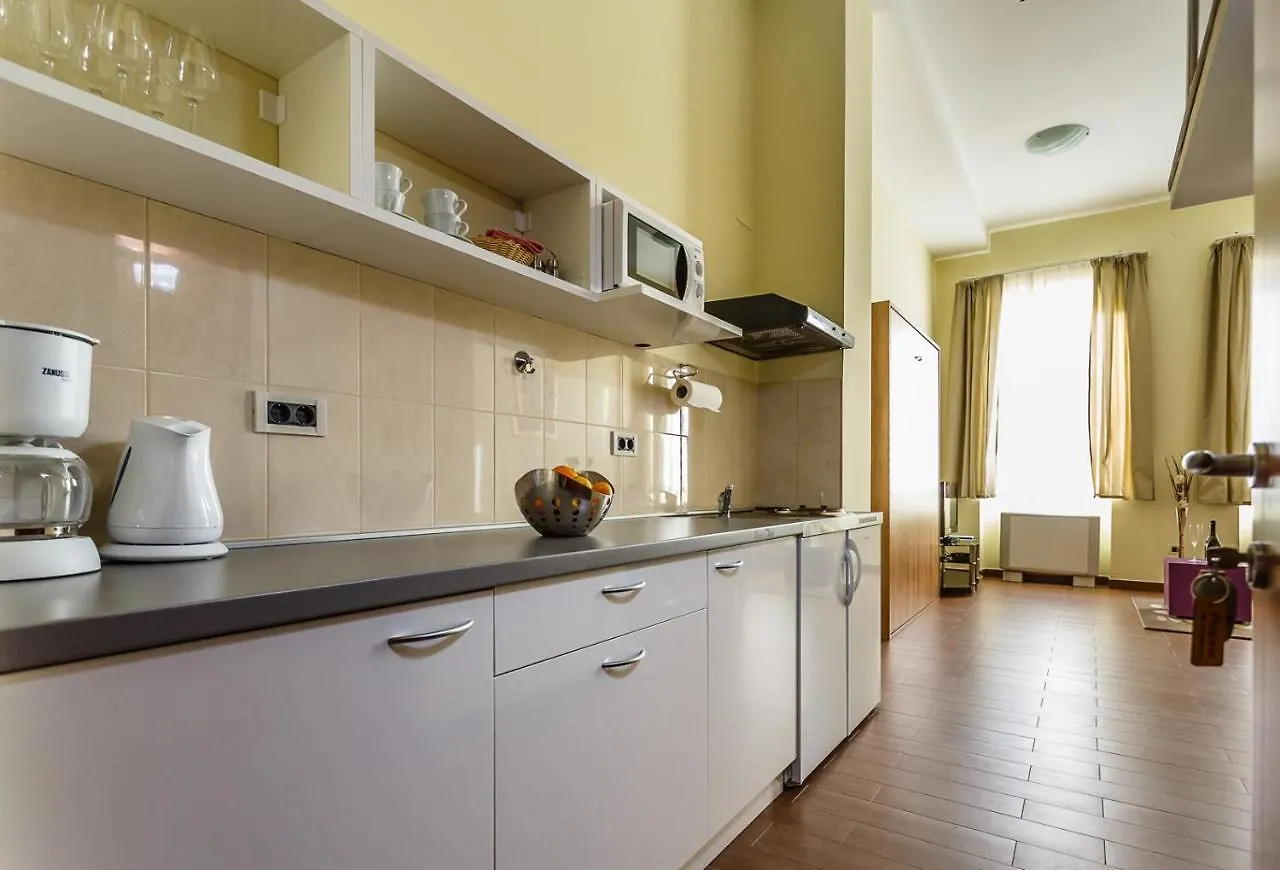 Guest house Central Apartments Near The Beach Malinska