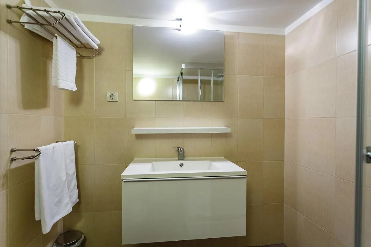 Central Apartments Near The Beach Malinska Guest house