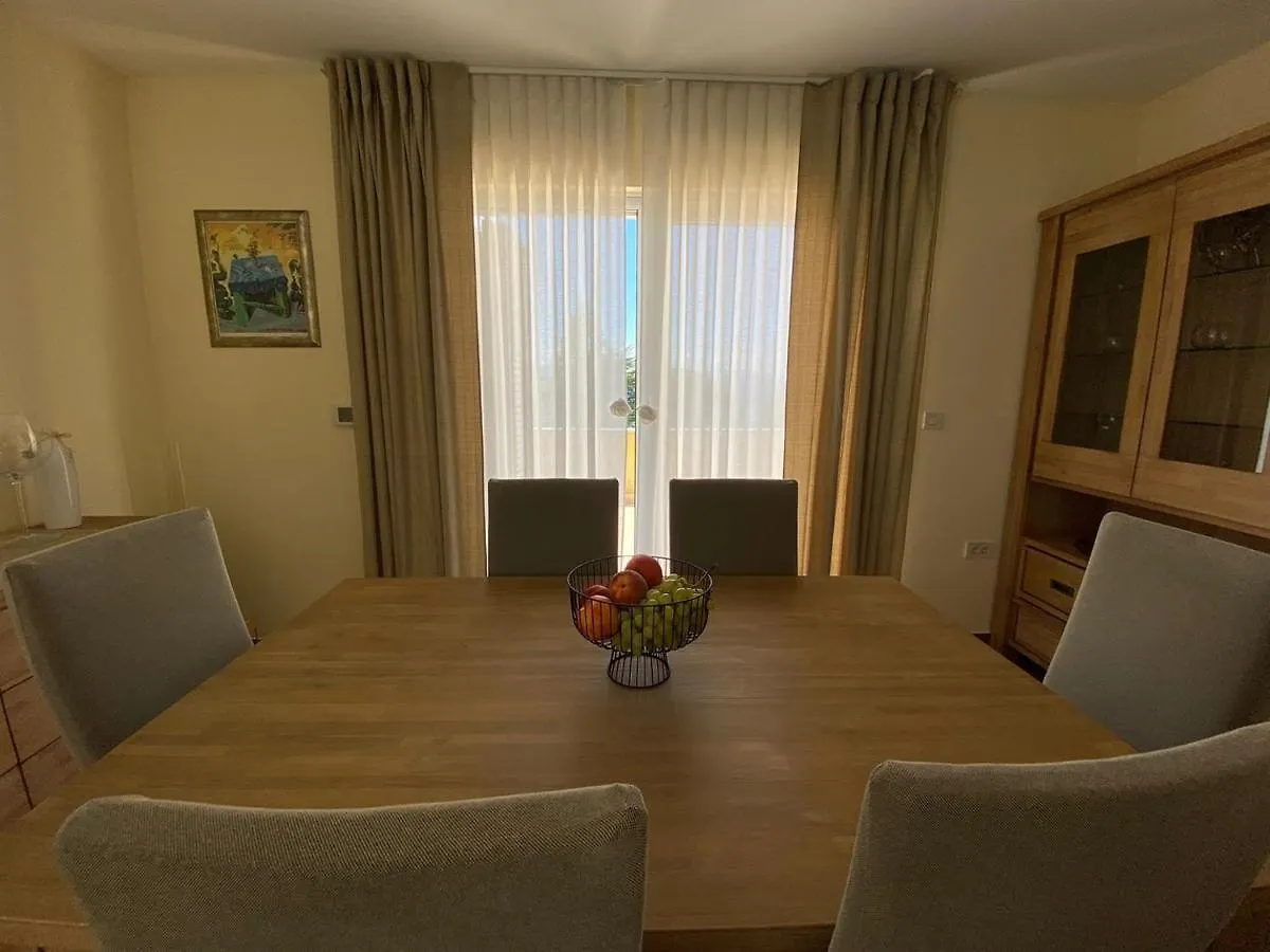Central Apartments Near The Beach Malinska Guest house