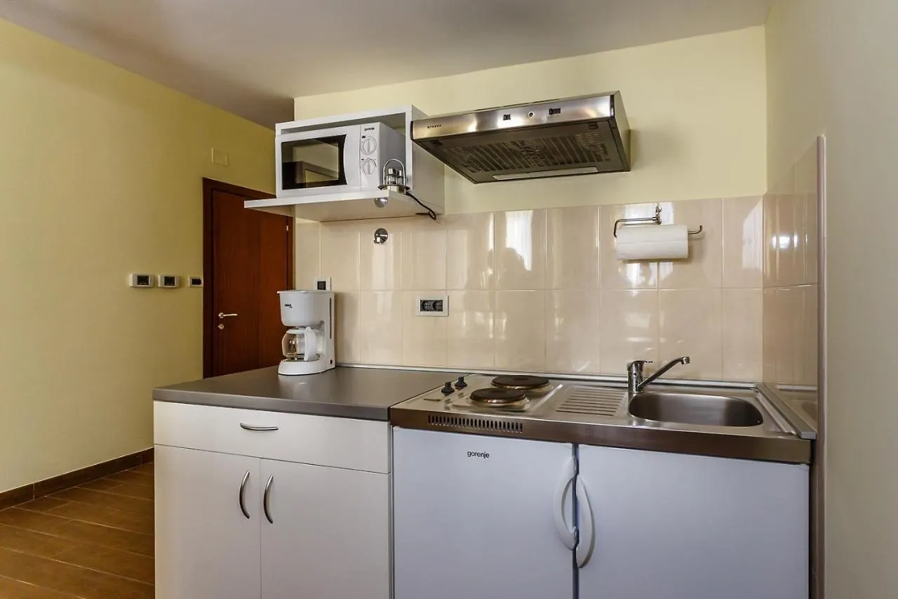 Central Apartments Near The Beach Malinska 0*,