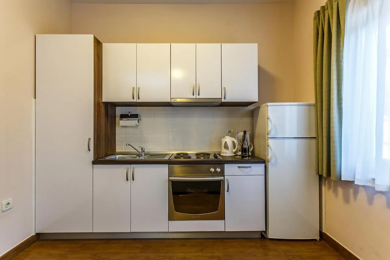 Guest house Central Apartments Near The Beach Malinska Croatia
