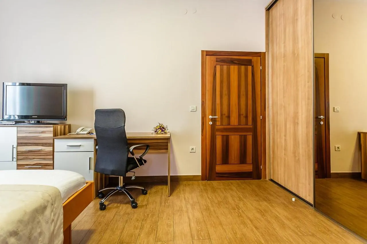 Guest house Central Apartments Near The Beach Malinska Croatia