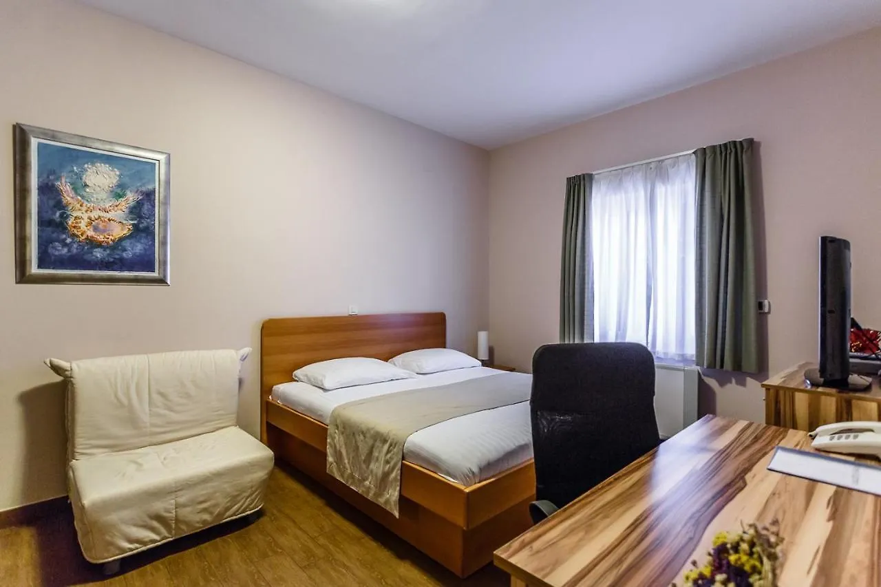Central Apartments Near The Beach Malinska