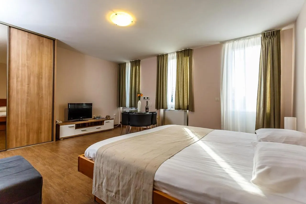 Guest house Central Apartments Near The Beach Malinska