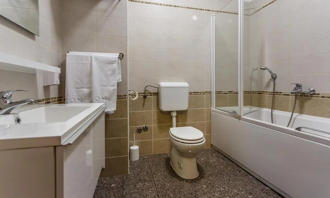 Central Apartments Near The Beach Malinska 0*,