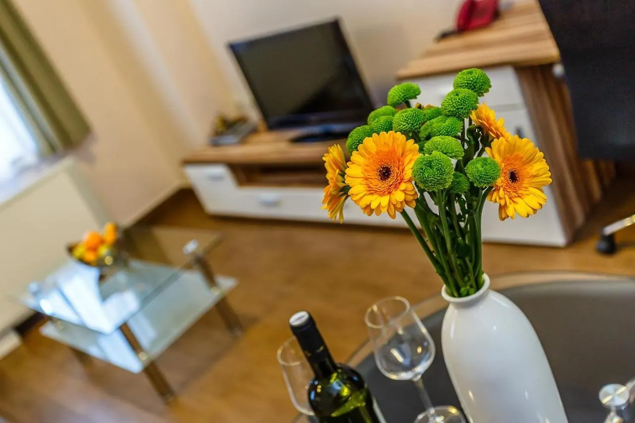 Guest house Central Apartments Near The Beach Malinska