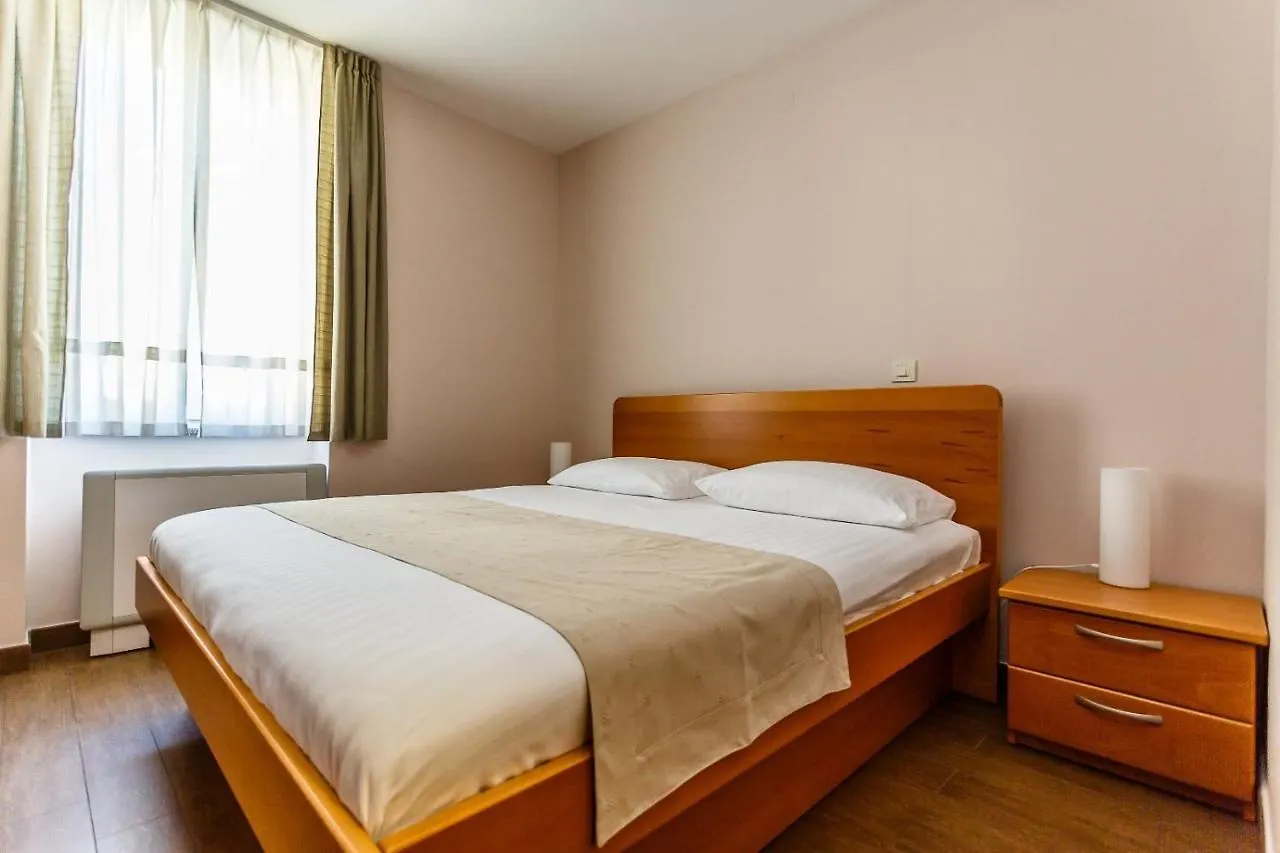 Central Apartments Near The Beach Malinska Croatia
