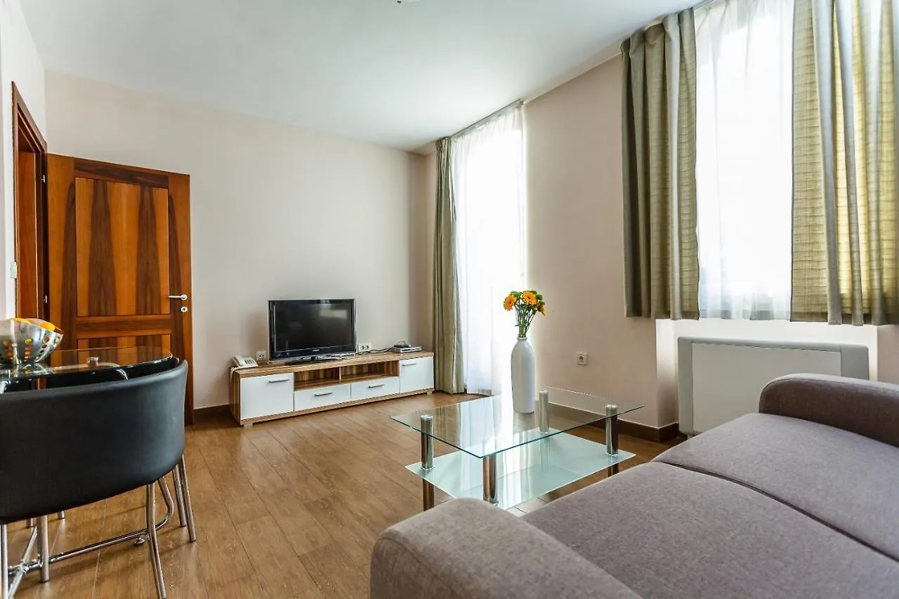Central Apartments Near The Beach Malinska Guest house