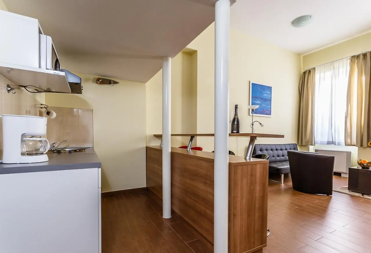 Guest house Central Apartments Near The Beach Malinska Croatia