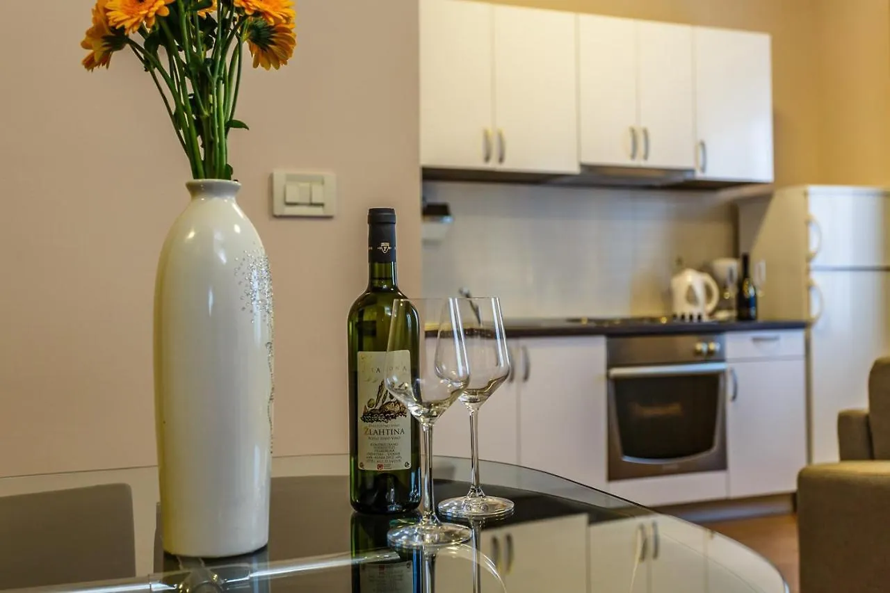 Central Apartments Near The Beach Malinska
