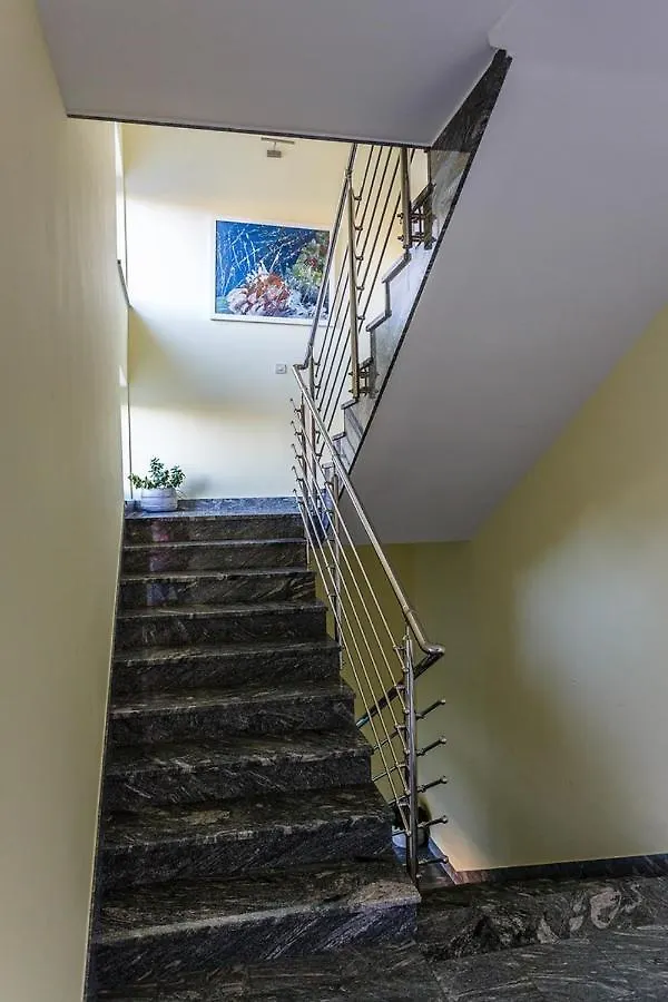 Guest house Central Apartments Near The Beach Malinska