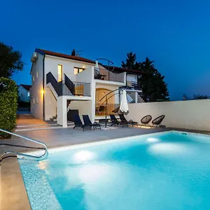  Affittacamere Mari House